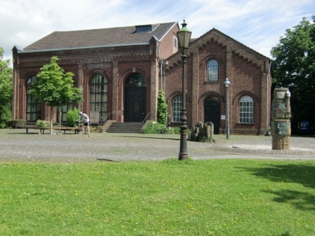 Grevenbroich : Stadtparkinsel, Stadtbücherei